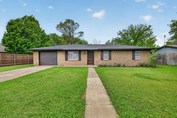 205 Wayne Drive, Sanger, TX 76266