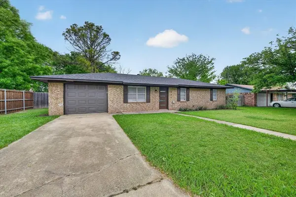 205 Wayne Drive, Sanger, TX 76266