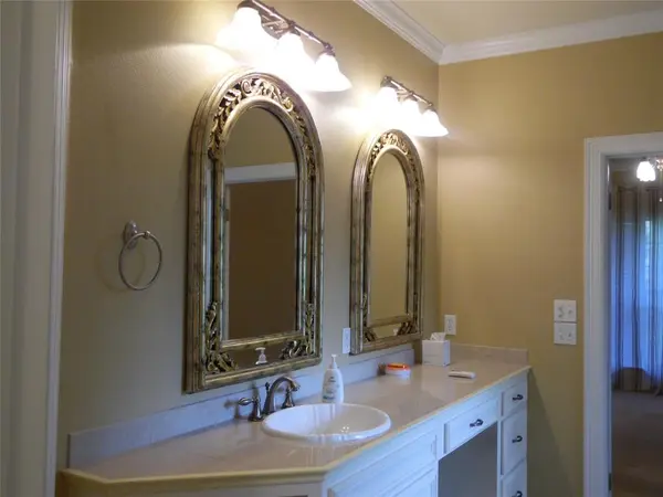 5635 Branchwood Drive, Keithville, LA 71047