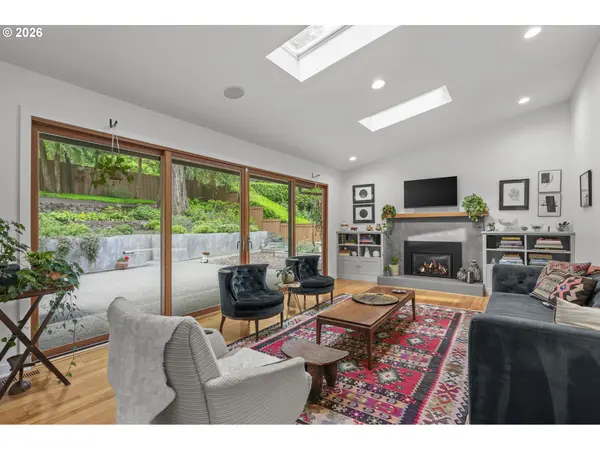 2825 SW FAIRVIEW BLVD, Portland, OR 97205