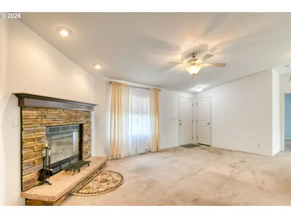 303 E College ST, Athena, OR 97813