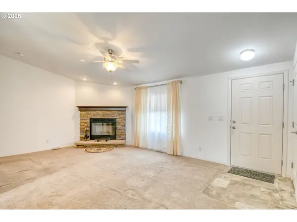 303 E College ST, Athena, OR 97813