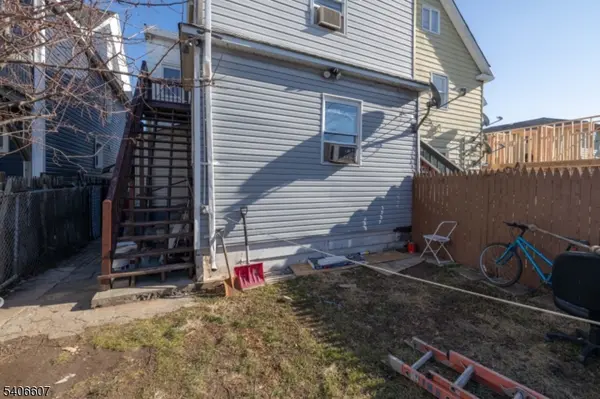 450 3RD AVE, Elizabeth City, NJ 07206