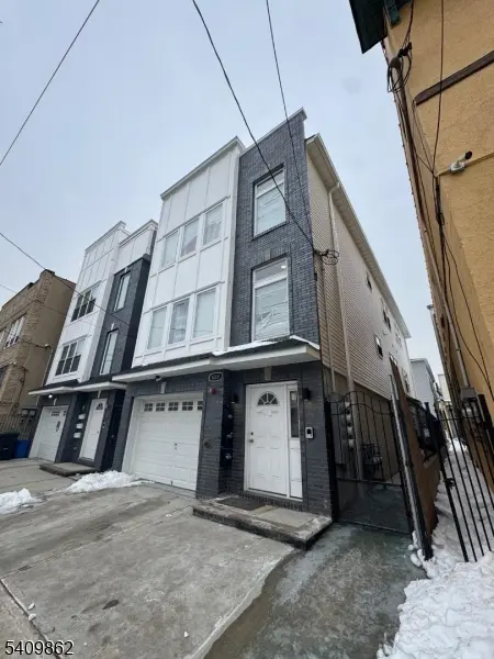 488 South 17th Street, Newark City, NJ 07103