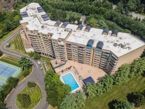 10 Smith Manor Blvd #815, West Orange Twp., NJ 07052