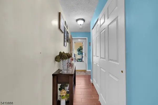 30 General Ln, Willingboro Twp., NJ 08046