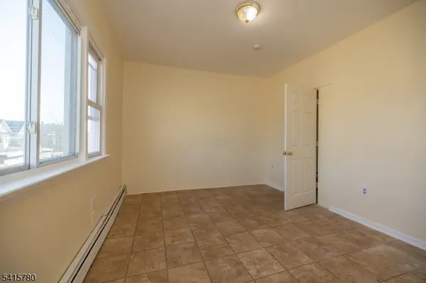 450 3Rd Ave, Elizabeth City, NJ 07206