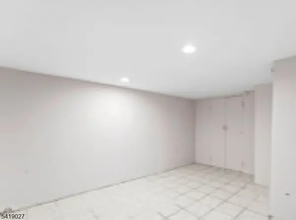 339 Paxton St, Paterson City, NJ 07503