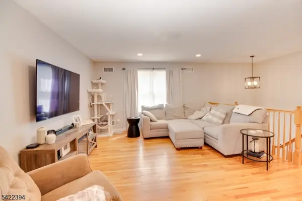 13 Chestnut St, Vernon Twp., NJ 07422