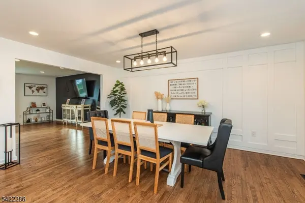 8 Cypress Ct, Fairfield Twp., NJ 07004