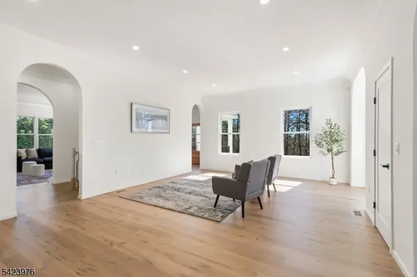 175 E Crescent Ave, Allendale Boro, NJ 07401