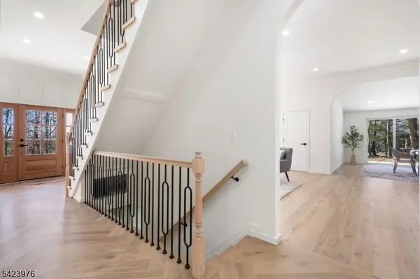 175 E Crescent Ave, Allendale Boro, NJ 07401