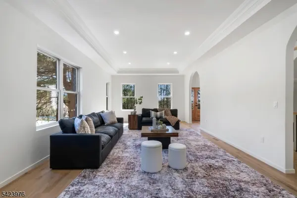 175 E Crescent Ave, Allendale Boro, NJ 07401