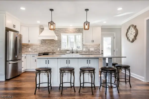 91 Beechwood Dr, Wayne Twp., NJ 07470