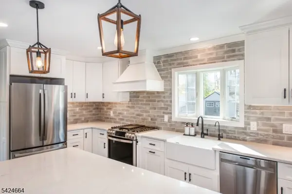 91 Beechwood Dr, Wayne Twp., NJ 07470