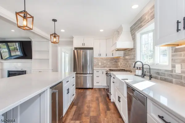 91 Beechwood Dr, Wayne Twp., NJ 07470