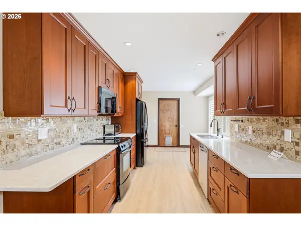 10290 SW GREENLEAF TER, Portland, OR 97224