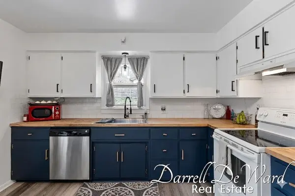 7991 Broadmoor AVE SE, Caledonia Twp, MI 49316