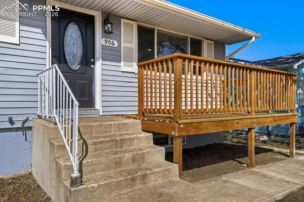 906 Arrawanna ST, Colorado Springs, CO 80909