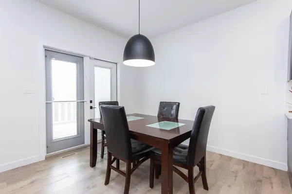 66 Henderson CRES, Penhold, AB T0M 1R0