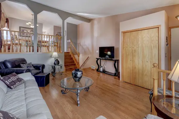 19 Everglade DR SE, Airdrie, AB T4B 2E9