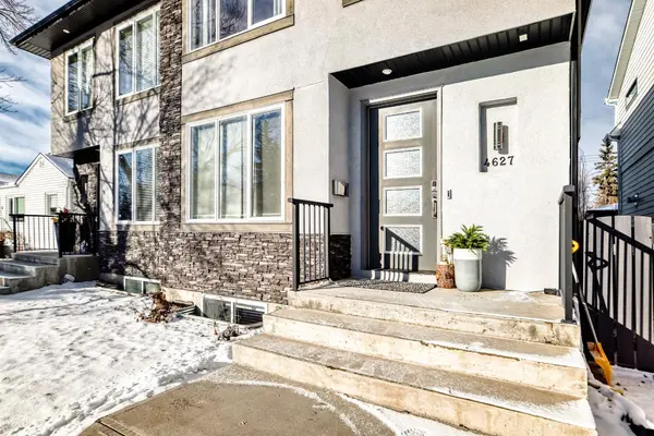 4627 83 ST NW, Calgary, AB T3B 2R1