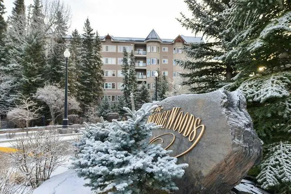 20 Discovery Ridge Close SW #108, Calgary, AB T3H 5X4