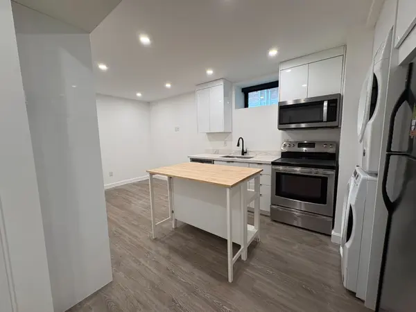 222 Wychwood AVE #Lower, Toronto C03, ON M6C 2T3