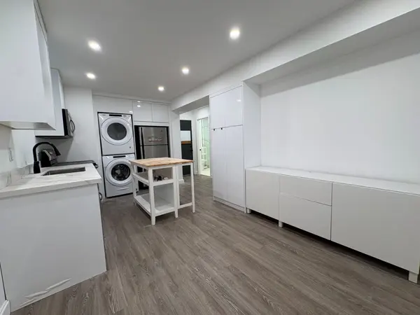 222 Wychwood AVE #Lower, Toronto C03, ON M6C 2T3