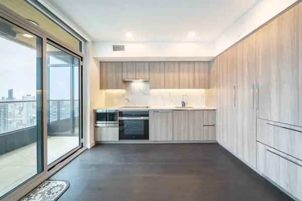 1 Concord Cityplace WAY #6501, Toronto C01, ON M5V 0X3