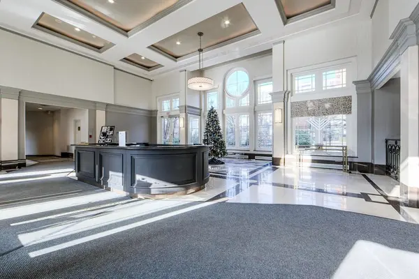 2 Covington RD #708, Toronto C04, ON M6A 3E2