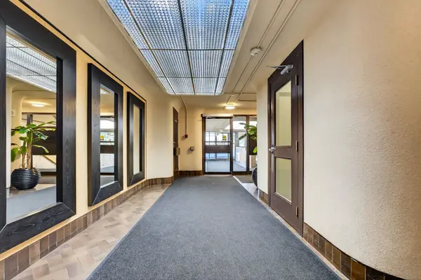 1 Massey SQ #2903, Toronto E03, ON M4C 5L4