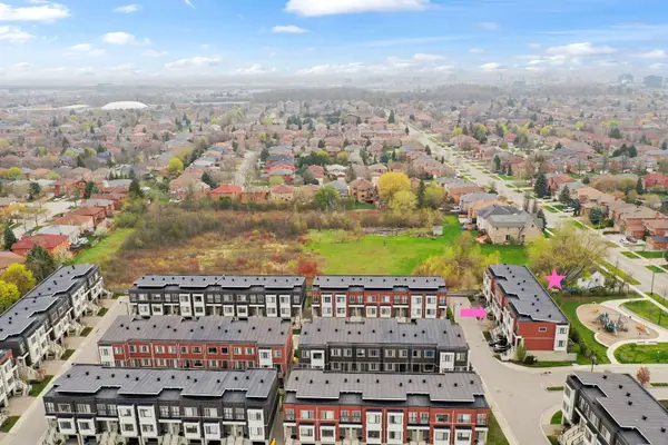 12 Genuine LN, Richmond Hill, ON L4B 0E5