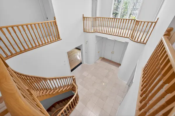 385 Calvert RD, Markham, ON L6C 1X7