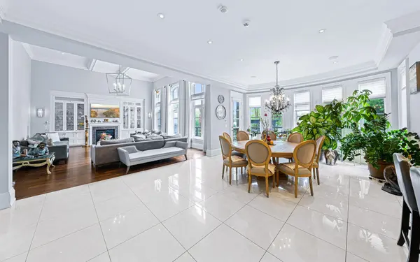 173 Lakeland CRES, Richmond Hill, ON L4E 3A4