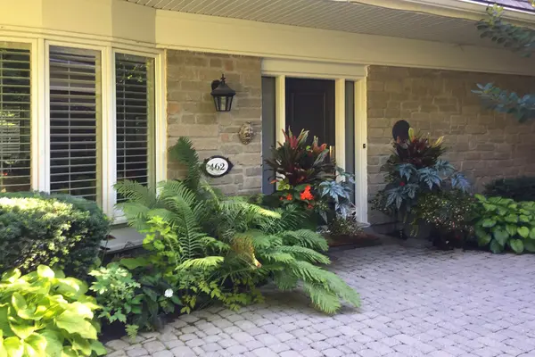 462 Beacon Hall DR, Aurora, ON L4G 0L3