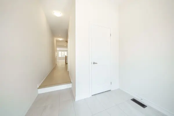 52 Rumi CT, Vaughan, ON L6A 5E5