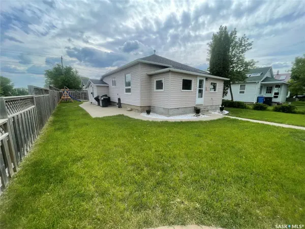1002 2nd STREET, Estevan, SK S4A 0L7