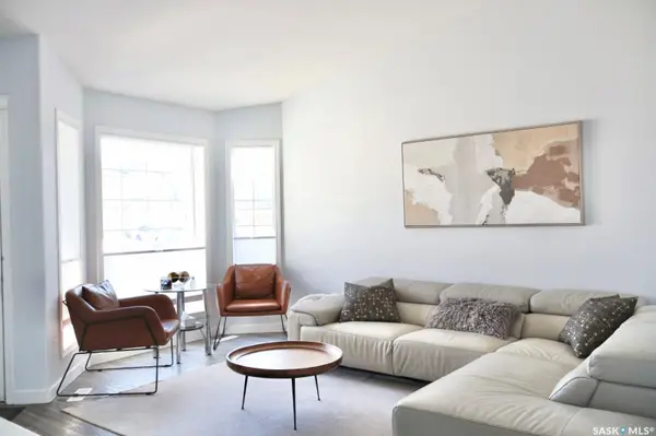 330 Sears COVE, Saskatoon, SK S7N 4V7