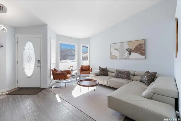 330 Sears COVE, Saskatoon, SK S7N 4V7