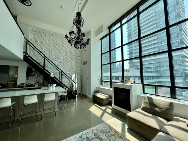 300 Manitoba ST #314, Toronto W06, ON M8Y 4G6