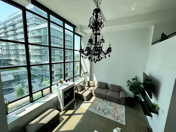 300 Manitoba ST #314, Toronto W06, ON M8Y 4G6