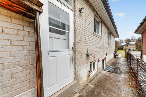 56 Frost ST, Toronto W10, ON M9W 1Y8