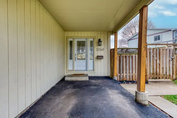 2240 Manchester DR, Burlington, ON L7P 3W2