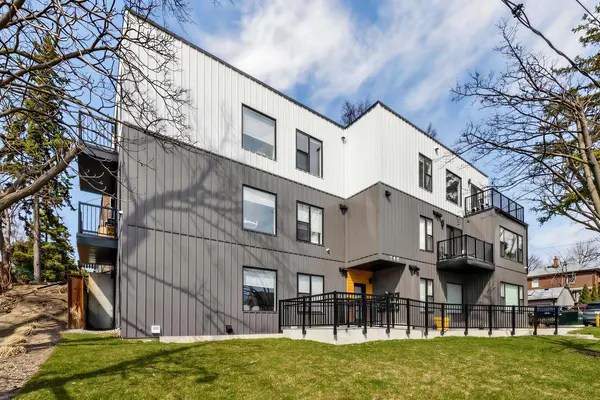 148 Glenlake AVE #3, Toronto W02, ON M6P 1E7