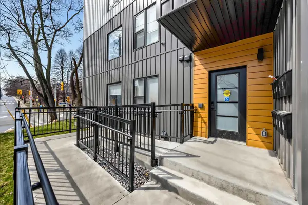 148 Glenlake AVE #3, Toronto W02, ON M6P 1E7