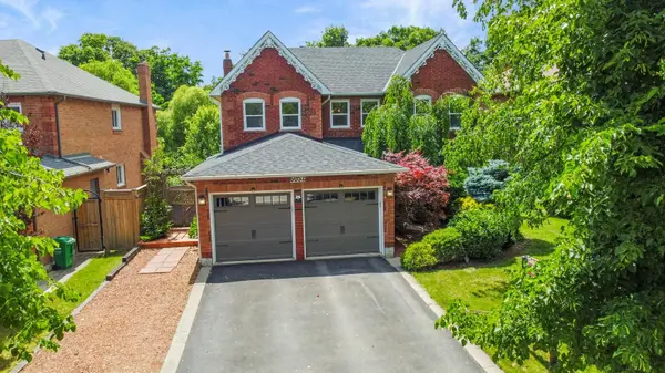 6052 St. Ives WAY, Mississauga, ON L5N 4M1