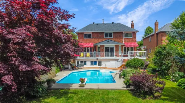 6052 St. Ives WAY, Mississauga, ON L5N 4M1