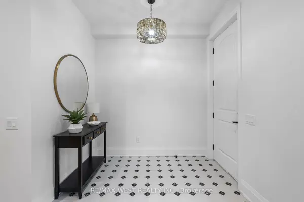 64 Gwynne AVE, Toronto W01, ON M6K 2C4