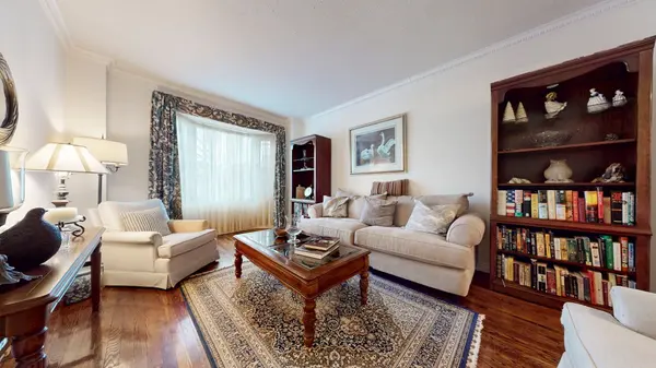 11 Keystone DR, Brampton, ON L6Y 3K8